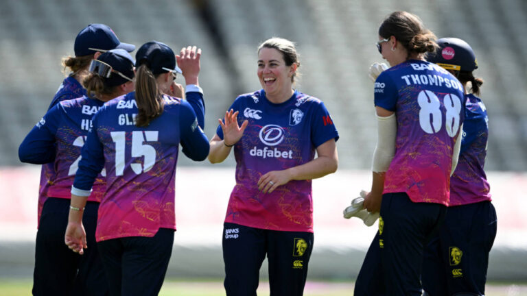 Hollie Armitage, Katie Levick cap dominant Durham win शानदार शुरुआत